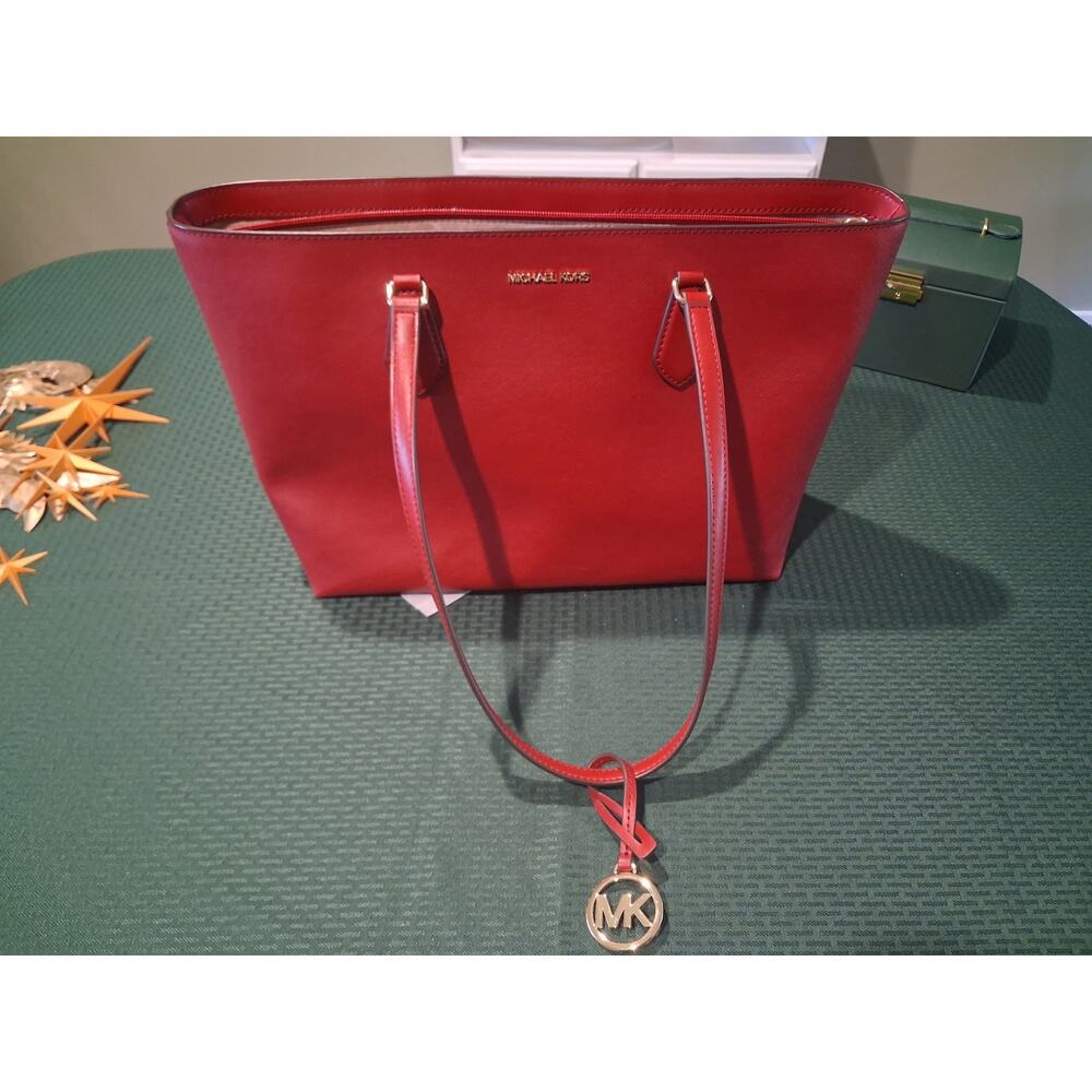 Michael Kors SHEILA. Large Multi-Function Tote Red Saffiano Leather - - Picture 7 of 7